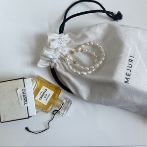 Mejuri pearl earrings